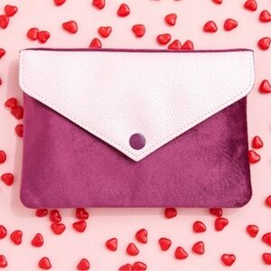 Ipsy Limited Edition Valentine’s Day Mystery Glam Bag Clutch
